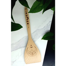 Load image into Gallery viewer, Engraved Wooden Spatula
