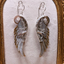 Load image into Gallery viewer, Ethereal Pearl Wings - Shell in Silver
