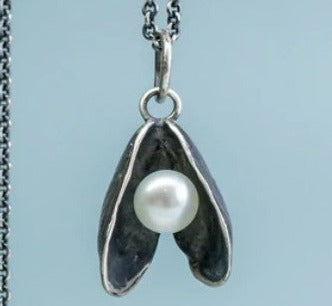 Mussel Pearl Necklace