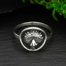 Load image into Gallery viewer, Sterling Silver Agaric Mushroom in a Circle Ring
