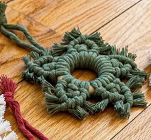 Load image into Gallery viewer, Macrame Snowflake Ornaments Why Knot moss
